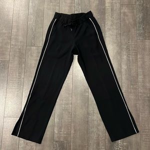 Lululemon Ladies Pull On Pants with Drawstring Waist, size 4